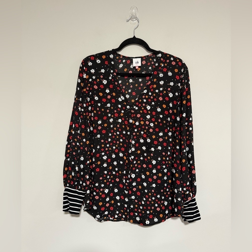 Cabi Cheerful Floral Long Sleeve Button Front Top Size Large #3957